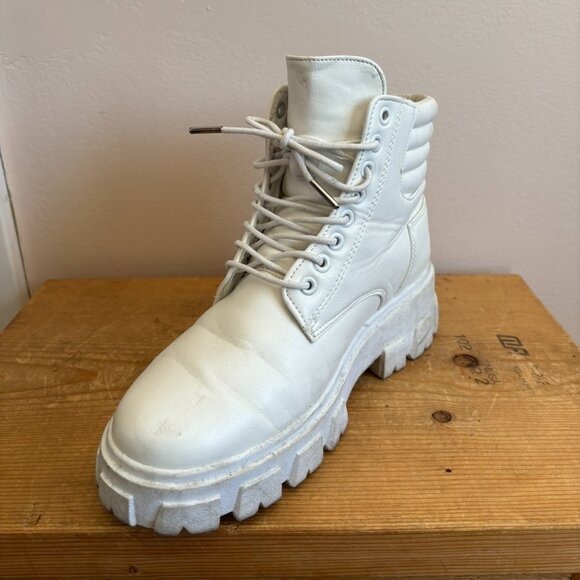 Vegan lace up chunky combat boots in White - Picture 4 of 5